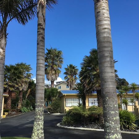 Raglan Palm Beach Motel ภายนอก รูปภาพ