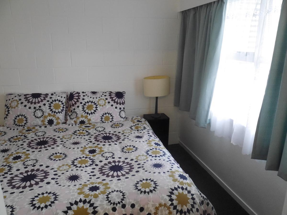 Raglan Palm Beach Motel ภายนอก รูปภาพ