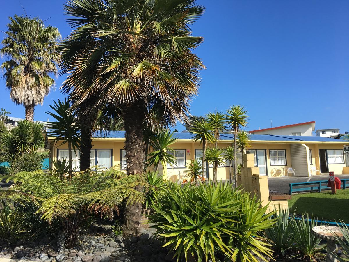 Raglan Palm Beach Motel ภายนอก รูปภาพ
