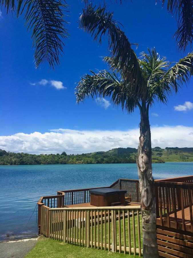 Raglan Palm Beach Motel ภายนอก รูปภาพ