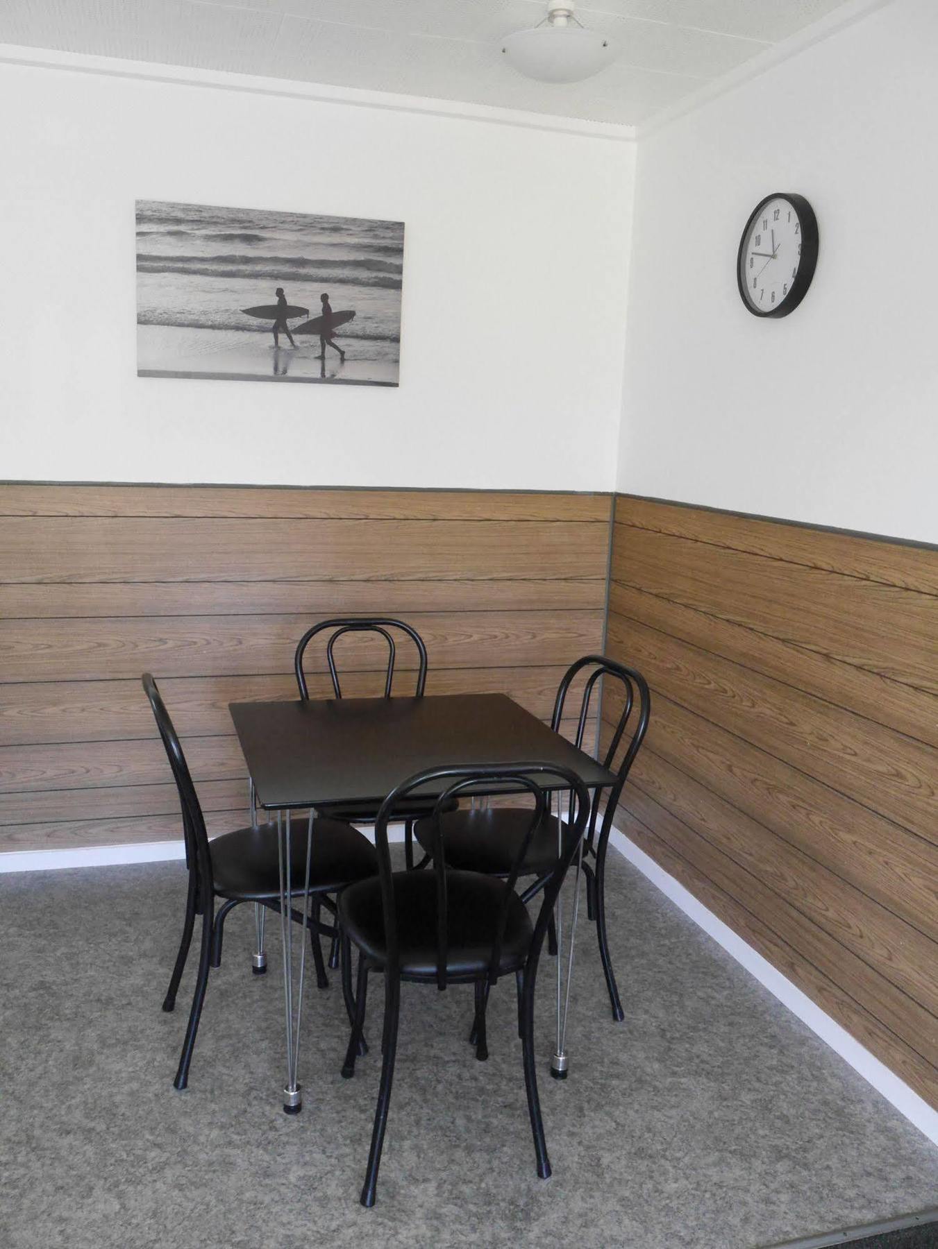 Raglan Palm Beach Motel ภายนอก รูปภาพ